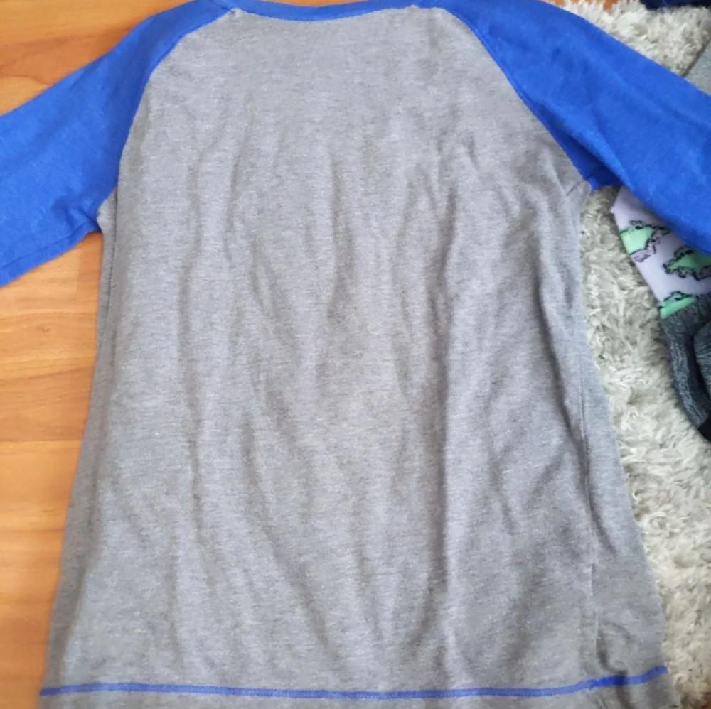Boys arizona Jean tee size medium
